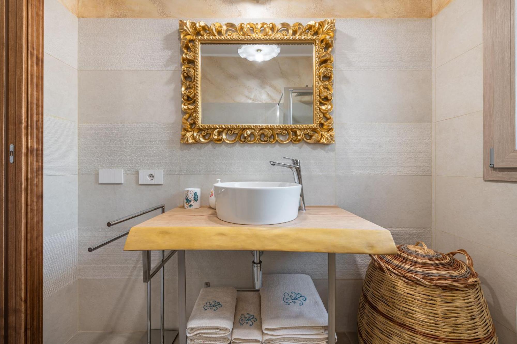 Villa Sa Rocca Junior & Suite Chia Bagian luar foto