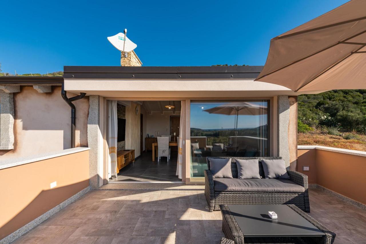 Villa Sa Rocca Junior & Suite Chia Bagian luar foto