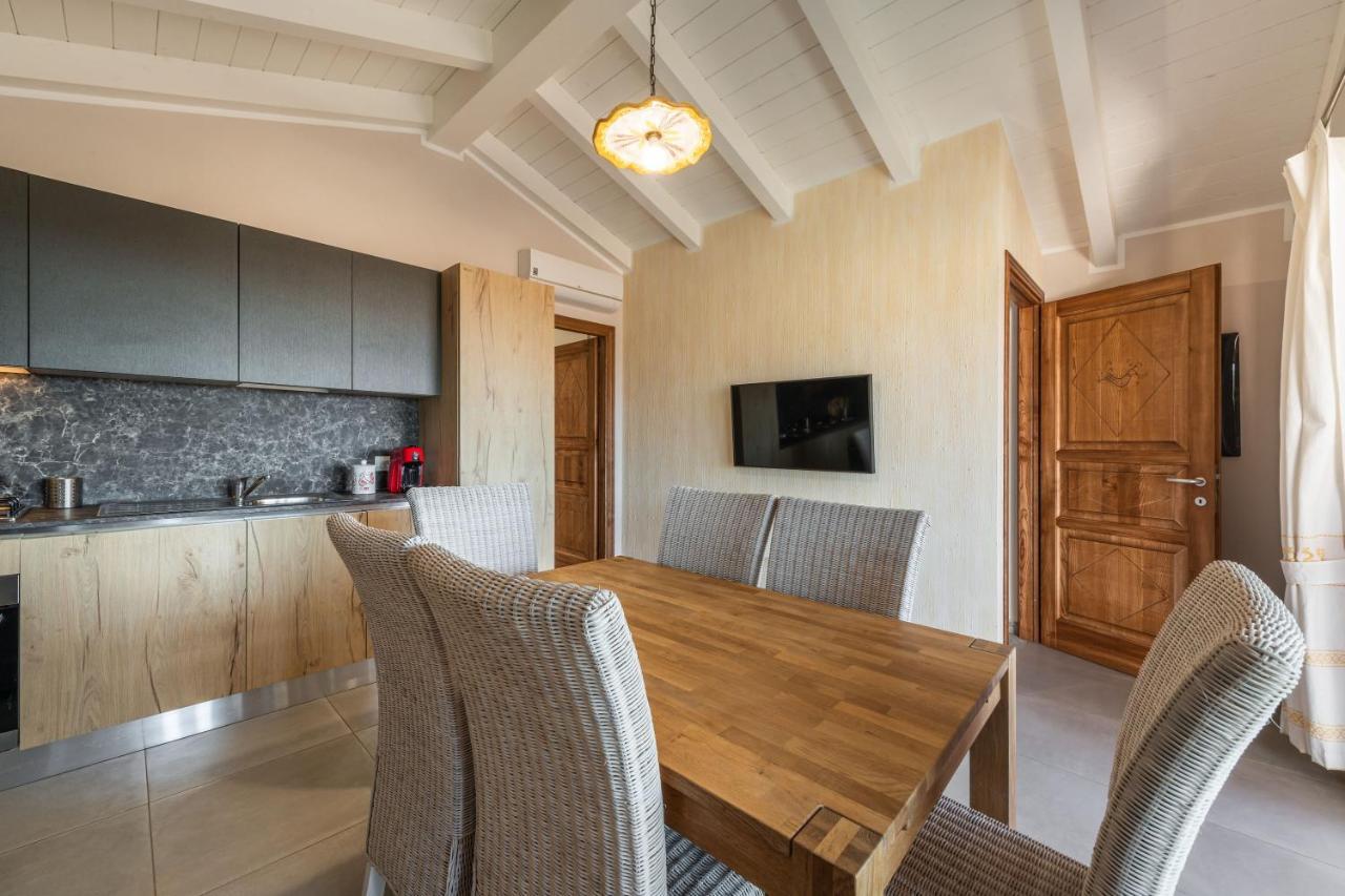 Villa Sa Rocca Junior & Suite Chia Bagian luar foto