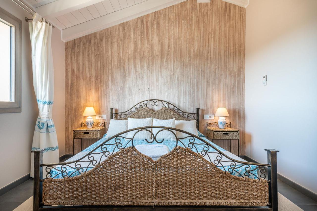 Villa Sa Rocca Junior & Suite Chia Bagian luar foto